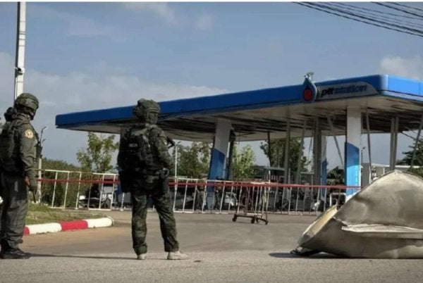 Narathiwat kini berada di bawah undang-undang tentera.- Agensi