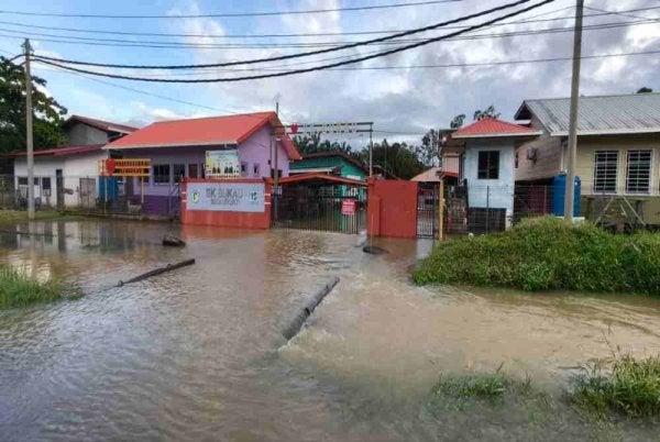 Antara sekolah yang terjejas akibat banjir di Beaufort.