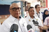 Aminuddin bercakap kepada pemberita ketika sidang akhbar sempena Program Kembali ke Sekolah di SK Dato’ Onn Jaafar, Simpang Renggam pada Isnin.
