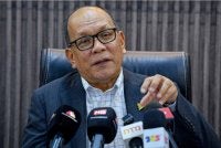 Izham mengadakan sidang media khas di Bangunan Setiausaha Kerajaan Negeri Selangor berkaitan isu penternakkan babi di Kuala Langat. Foto Bernama