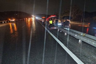 Kemalangan itu mengakibatkan mangsa alami cedera parah di kepala dan disahkan meninggal dunia di lokasi