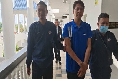 Tertuduh mengaku bersalah menggunakan salinan kad pengenalan orang lain sejak 12 tahun lalu.