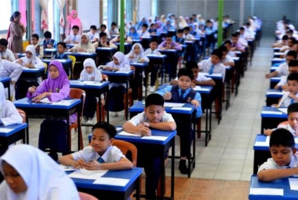 Mengukur kejayaan hanya melalui slip peperiksaan adalah pendekatan usang yang tidak seiring keperluan masa depan. Foto hiasan