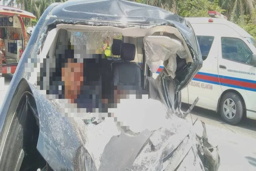 Dua lagi mangsa lelaki dan seorang wanita mengalami kecederaan serta diberikan rawatan awal sebelum diserahkan kepada pihak KKM untuk tindakan lanjut.Foto:JBPM