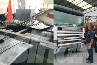 Bahagian dalam lori kontena ini dipasang satu unit tangki besi berbentuk segi empat berkapasiti kira-kira 18,000 liter serta sistem pam bagi menyedut dan memindahkan bahan api.