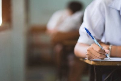 Walaupun peperiksaan bukanlah alat ukur sebenar menguji kebijaksanaan dan kebolehan manusia tetapi ia boleh menjadi alat untuk pelajar berusaha.