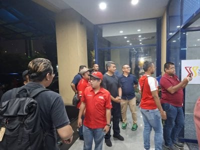 Isu kedudukan dan dakwaan pemecatan Hamzah tidak dibincangkan dalam mesyuarat tertutup Bersatu pada malam ini.