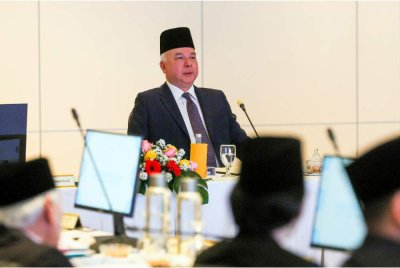 Sultan Nazrin yang juga Pengerusi Mesyuarat Majlis Kebangsaan Bagi Hal Ehwal Islam Malaysia (MKI), berkenan berangkat ke Mesyuarat MKI Ke-74 pada Selasa. Foto Bernama