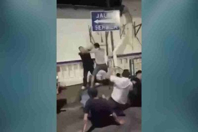 Pergaduhan berlaku di tepi Jalan Ho Tian Wan pada awal pagi Ahad lalu.