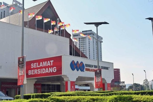 Persidangan Pemuda UMNO yang dijadualkan berlangsung di Dewan Merdeka pada Khamis dijangka meraih perhatian ramai susulan ketuanya menggesa parti itu membuat ketetapan untuk menarik diri daripada Kerajaan Perpaduan.