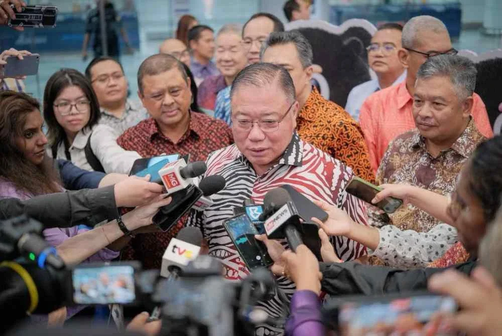 King Sing berkata, pasukan terus menghantar bekalan ke kawasan terlibat banjir bagi memastikan bantuan sampai kepada penduduk yang memerlukan. 
