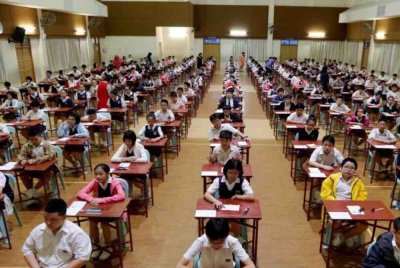 Memang ada banyak kaedah ujian untuk buat pentaksiran tapi UPSR dan PT3 memang cara yang ditunggu-tunggu oleh pihak sekolah, pelajar dan ibu bapa. Gambar hiasan 