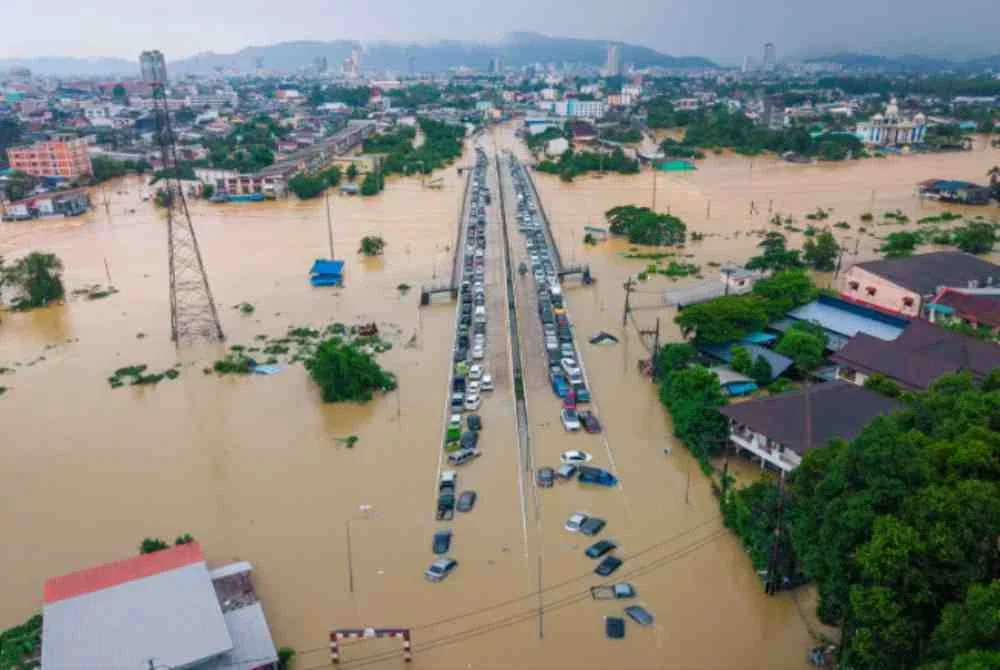 Banjir dahsyat melanda beberapa negara di Asia sejak akhir November tahun lalu. Foto sumber Agensi