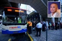 Pengukuhan perkhidmatan bas antara inisiatif utama Prasarana bagi meningkatkan penggunaan pengangkutan awam, khususnya di Lembah Klang. Gambar kecil: Amir 