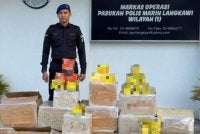 Peranti, cecair vape lebih RM170,000 ditemukan di kawasan paya bakau berhampiran terusan anak sungai Kampung Ewa, Ayer Hangat di Langkawi pada Rabu. 