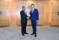 Mohamad menerima kunjungan hormat delegasi AS yang diketuai Luke Lindberg. Foto KPKM