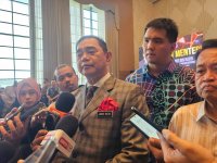 James ketika ditemui pemberita selepas menyampaikan amanatnya kepada warga kementerian di SICC, Kota Kinabalu pada Khamis, 