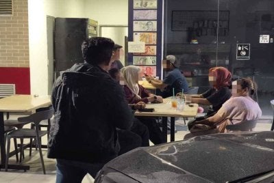 Dua wanita warga Indonesia yang disyaki menjadi mangsa eksploitasi buruh paksa dan pemerdagangan orang diselamatkan menerusi operasi berasingan di sini pada 6 dan 12 Januari lalu.