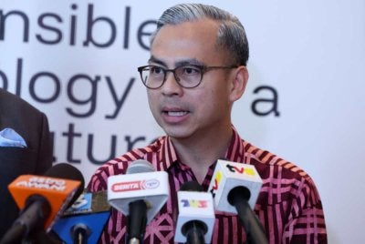 Fahmi bercakap pada sidang media selepas Majlis Pelancaran 'Centre for Responsible Technology' di sebuah hotel pada Khamis. Foto Bernama