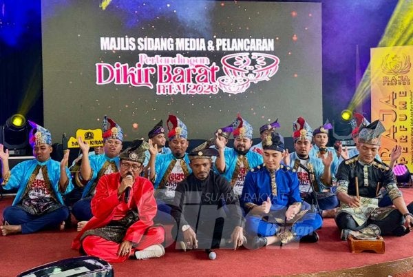 Dikir barat dipersembahkan sempena majlis sidang akhbar. Foto SINAR HARIAN/ADILA SHARINNI WAHID