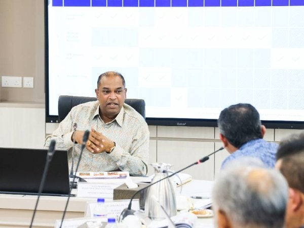 Datuk Seri R Ramanan, Menteri Sumber Manusia semasa lawatan kerja rasmi pertama mereka ke HRD Corp.