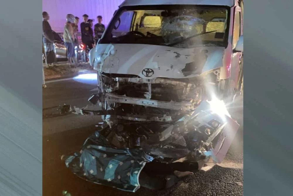  Seorang pemandu van warganegara Thailand ditahan kerana disyaki menyebabkan kematian seorang penunggang motosikal dalam kemalangan di lampu isyarat 