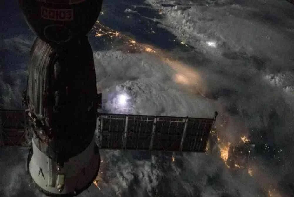 Imej satelit yang dikongsi oleh kedutaan AS di Facebook yang mendapat reaksi meluas rakyat Malaysia. - Foto Agensi