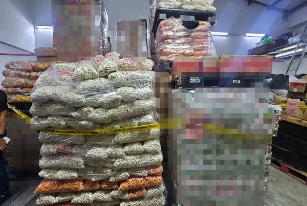 Antara rampasan produk tanpa kelulusan yang dilaksanakan PPM dalam serbuan di sebuah premis di Taman Medan, Petaling Jaya pada Selasa. Foto: PPM
