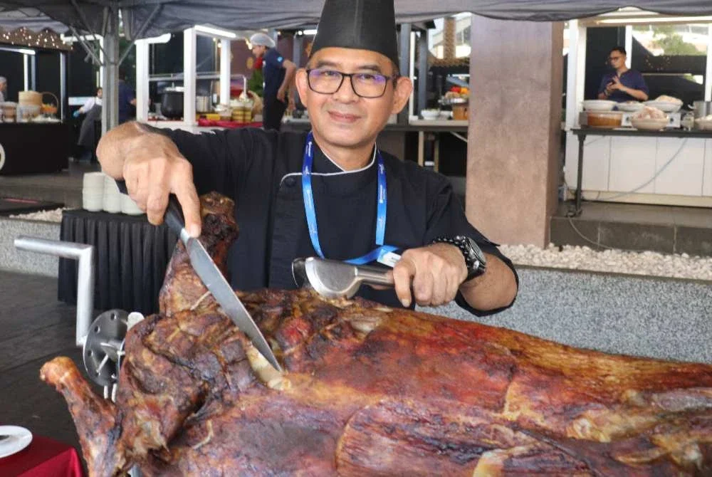 Santapan Jalur Sutera membawa para tetamu menyusuri perjalanan kulinari yang menghubungkan Timur dan Barat.