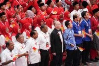 Saravanan (empat dari kiri) tetap menghadiri PAU) 2025 pada Jumaat, walaupun parti itu dilaporkan sedang mempertimbangkan kedudukan serta hala tuju mereka dalam BN - Foto: SINAR HARIAN/ ROSLI TALIB