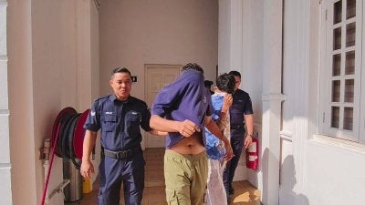 Tiga lelaki mengaku tidak bersalah di Mahkamah Sesyen Ipoh pada Jumaat atas pertuduhan merogol dan melakukan amang seksual terhadap remaja perempuan berusia 16 tahun, minggu lalu.