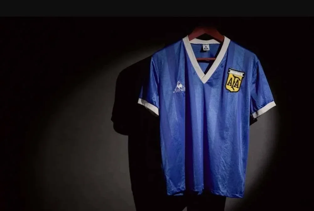 3. Jersi ‘Hand of God’ Maradona – AS$9.28 juta (RM37.65 juta).