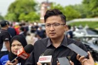 Allex ketika ditemui media semasa Program Jelajah Porsche di Dataran Sejarah Ayer Keroh, pada Sabtu