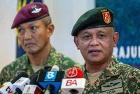 Panglima Tentera Darat Jeneral Datuk Azhan Md Othman ketika sidang media pada Perbarisan Tamat Latihan Perajurit Muda Lelaki Siri 204/25 dan Wanita Siri 50/25 di Padang Kawad Pusat Latihan Asas Tentera Darat (PUSASDA), hari ini.- Foto Bernama 