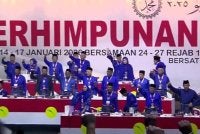 Laungan ‘Hidup Anwar’ bergema di dewan PAU pada Sabtu.