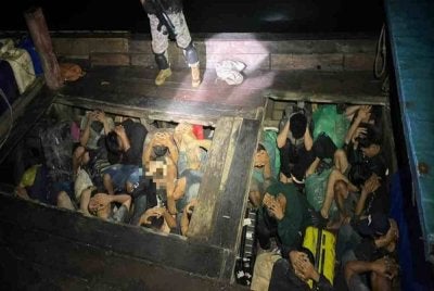 Maritim Malaysia menggagalkan cubaan menyeludup PATI melalui perairan Kuala Selangor pada Jumaat. Foto Maritim Malaysia