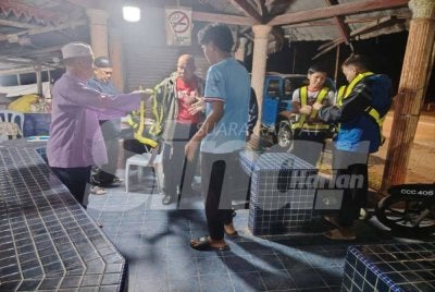 Ketukan misteri yang didakwa berlaku di Kampung Relong, Lipis dan kampung sekitarnya sejak 5 Januari lalu terus menjadi tanda tanya hingga meresahkan penduduk.