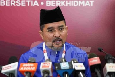 Asyraf Wajdi semasa sidang media sempena Perhimpunan Agung UMNO (PAU) 2025 di Pusat Dagangan Dunia Kuala Lumpur (WTCKL), pada Sabtu. Foto SINAR HARIAN-ROSLI TALIB 