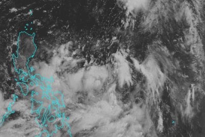 Ribut Tropika Nokaen dikesan berada kira-kira 104 kilometer ke arah timur laut Naga City, Filipina. - Foto: FB Will Weaver