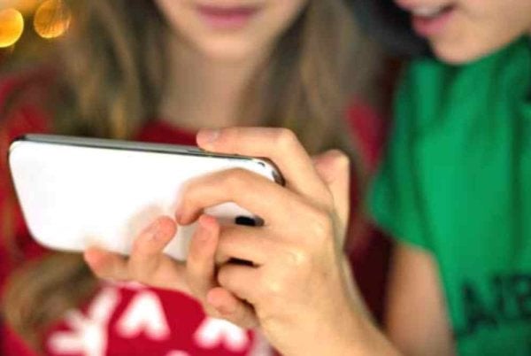 Sekatan akses media sosial kini diperluas ke pelbagai negara termasuk Eropah dan Turkiye. Gambar hiasan 