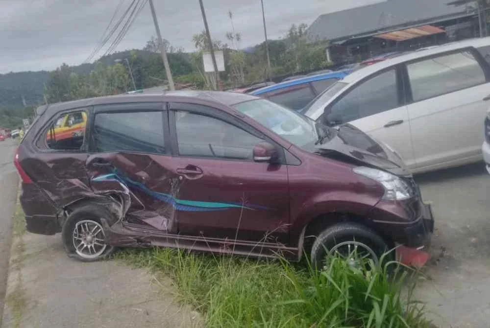 Keadaan sebuah lagi kenderaan yang terlibat dalam kemalangan di Jalan Dabata berhampiran sebuah pasar raya di Tambunan.