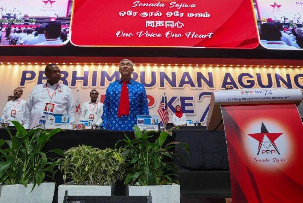 Ahmad Zahid (depan, kanan) merasmikan Perhimpunan Agung PPP ke-72 di Dewan Merdeka, Pusat Dagangan Dunia Kuala Lumpur pada Ahad. Foto: Bernama