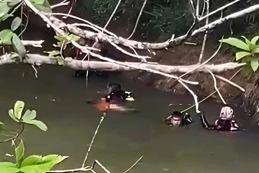 Mayat Mohamad Fakarudin ditemui kira-kira jam 12.30 tengah hari oleh anggota bomba yang melakukan operasi SAR.