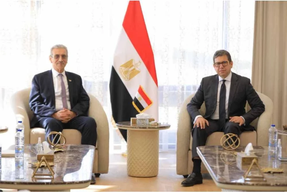 Ali Shaath (kiri) dilantik sebagai pemimpin Jawatankuasa Teknokratik Gaza di bawah Lembaga Keamanan yang dipengerusikan Trump. - Foto AFP