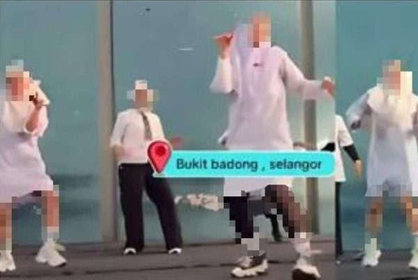 JAIS juga sedang menyiasat kejadian tersebut termasuk lokasi sebenar kejadian, penganjur program dan individu yang terlibat. Foto tular