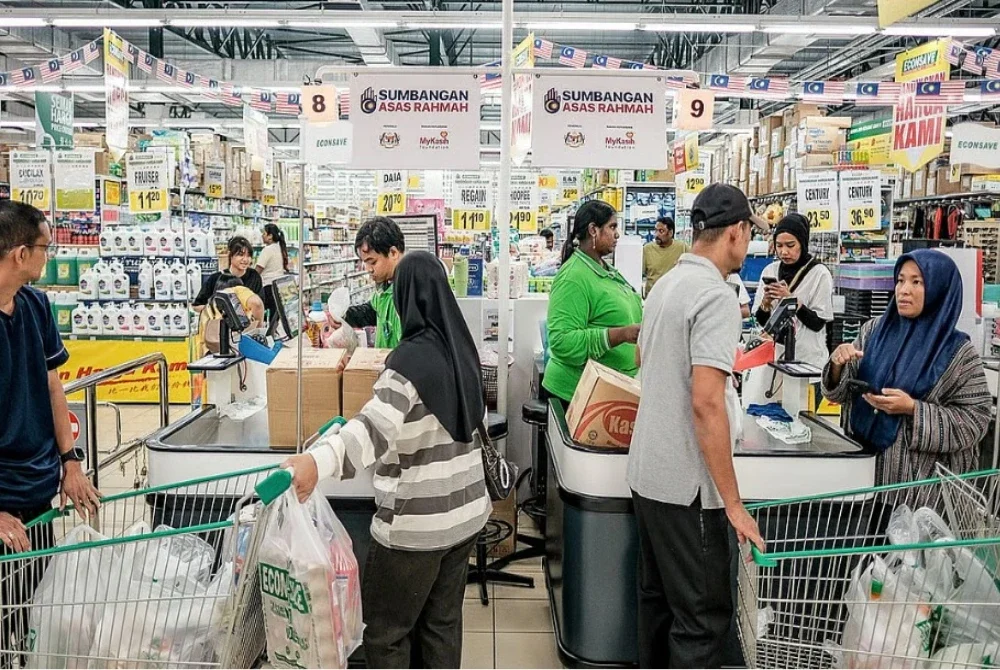 Program bantuan tunai bersasar seperti STR dan SARA turut menyumbang kepada pengukuhan perbelanjaan isi rumah sekali gus meningkatkan aktiviti ekonomi secara keseluruhan.