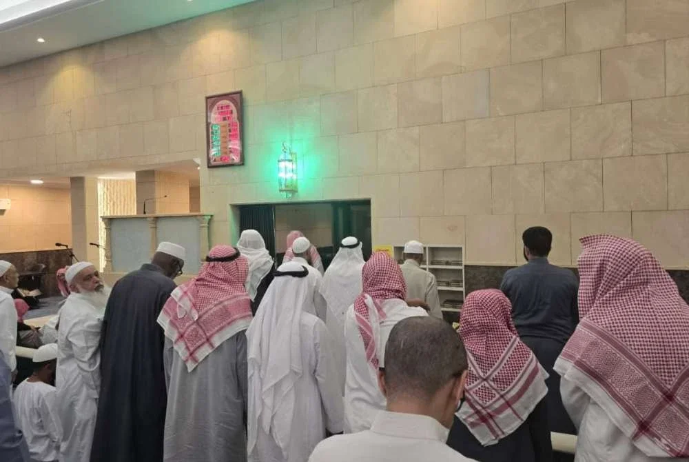 Lebih 500 jemaah di Jeddah menunaikan solat jenazah Allahyarham Nadia Kesuma.