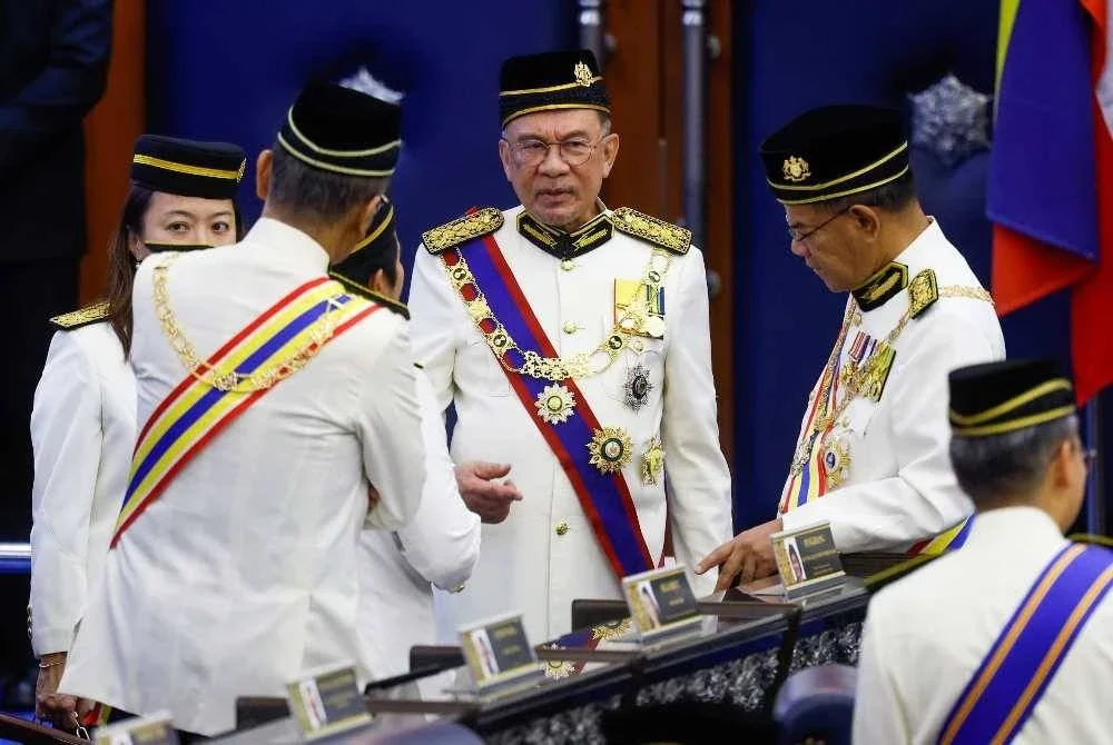 Perdana Menteri Datuk Seri Anwar Ibrahim ketika hadir pada Istiadat Pembukaan Mesyuarat Pertama Penggal Kelima Parlimen ke-15 bagi Dewan Rakyat dan Dewan Negara di sini hari ini. Foto Bernama