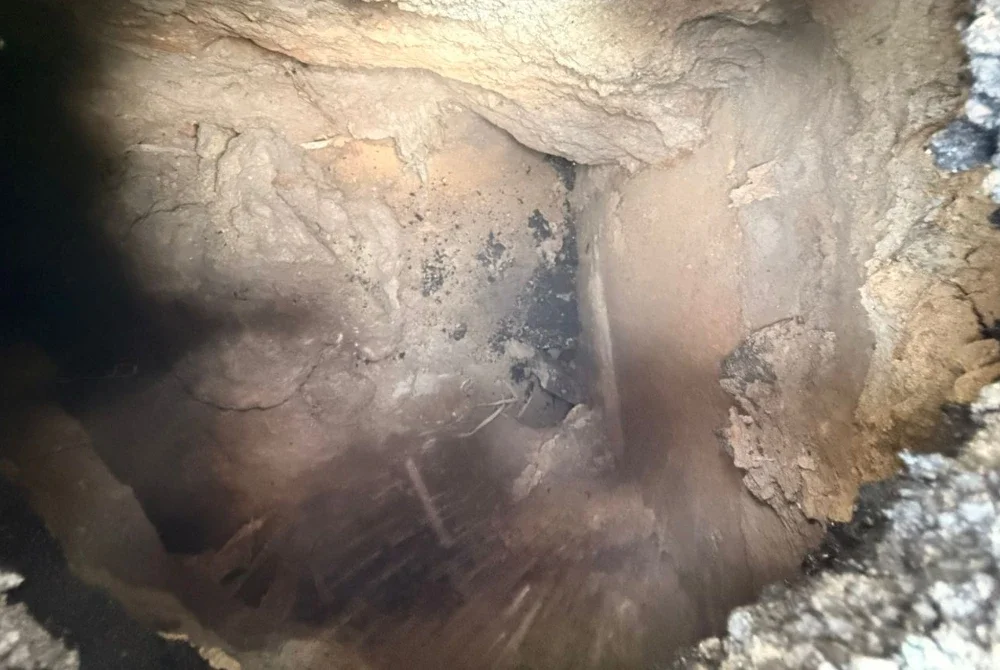 Satu kejadian lubang benam dilaporkan berlaku di di taman perumahan, lorong sisi Jalan Kenyalang 1, Bayan Lepas. 