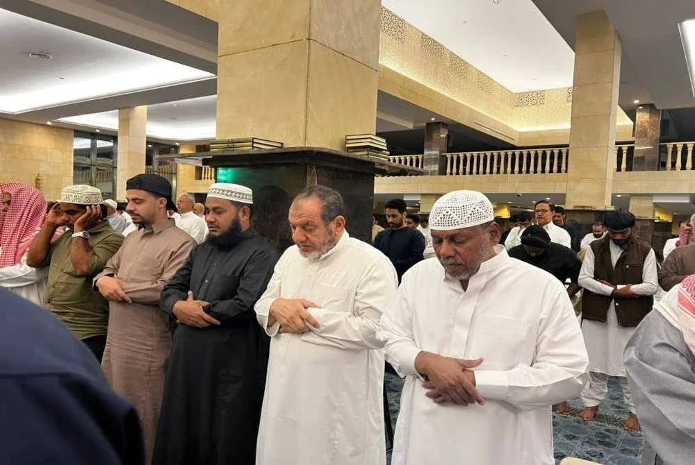 Lebih 500 jemaah di Jeddah menunaikan solat jenazah buat Nadia Kesuma. 